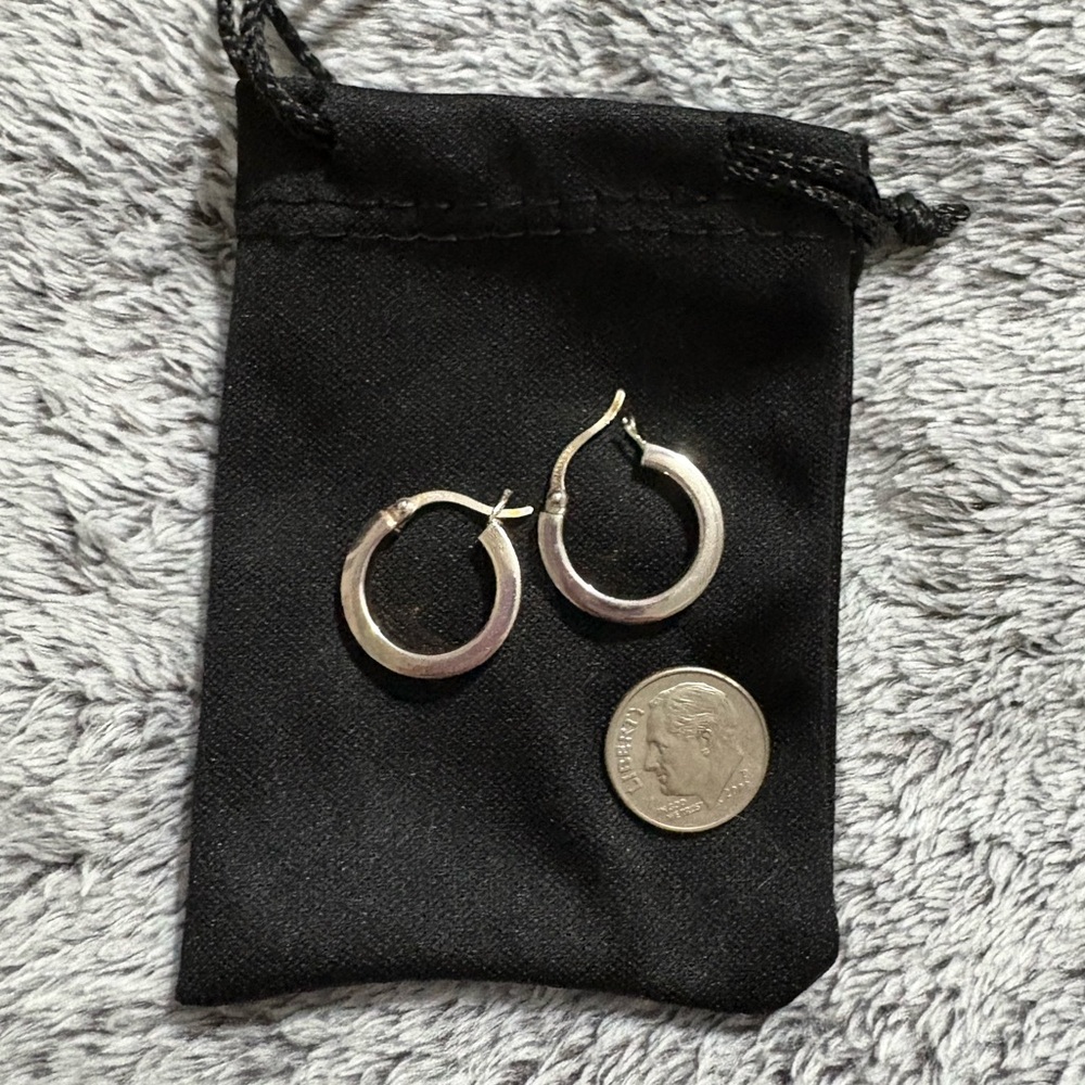 925 Sterling Silver Hoop Earrings - Picture 4 of 4